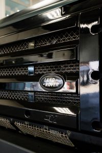 Gloss black front grille with the Land Rover badge